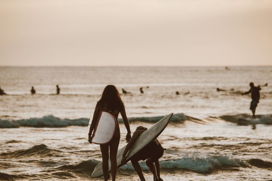 Vivir el surf: Descubre el estilo de vida relajado y apasionante en las olas